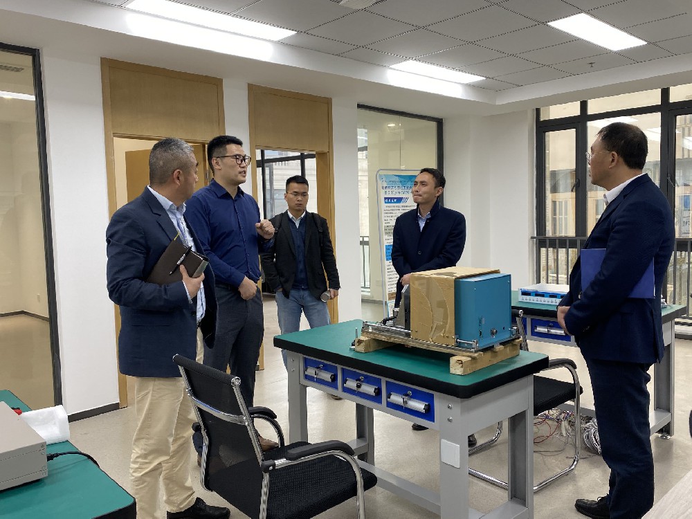 两江协同创新区建投公司董事长王飞来院调研